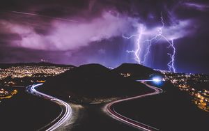 Preview wallpaper lightning, road, city, night