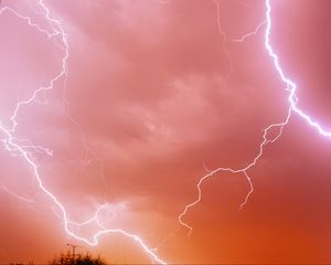 Preview wallpaper lightning, sky, glow