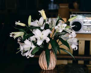 Preview wallpaper lilies, bouquet, flowers, vase, aesthetics