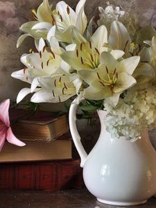 Preview wallpaper lilies, hydrangeas, flower, book, vase, peas, notes