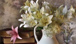 Preview wallpaper lilies, hydrangeas, flower, book, vase, peas, notes