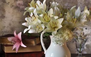 Preview wallpaper lilies, hydrangeas, flower, book, vase, peas, notes