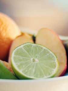 Preview wallpaper lime, fruit, slicing