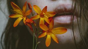 Preview wallpaper lips, flower, mystery, tenderness