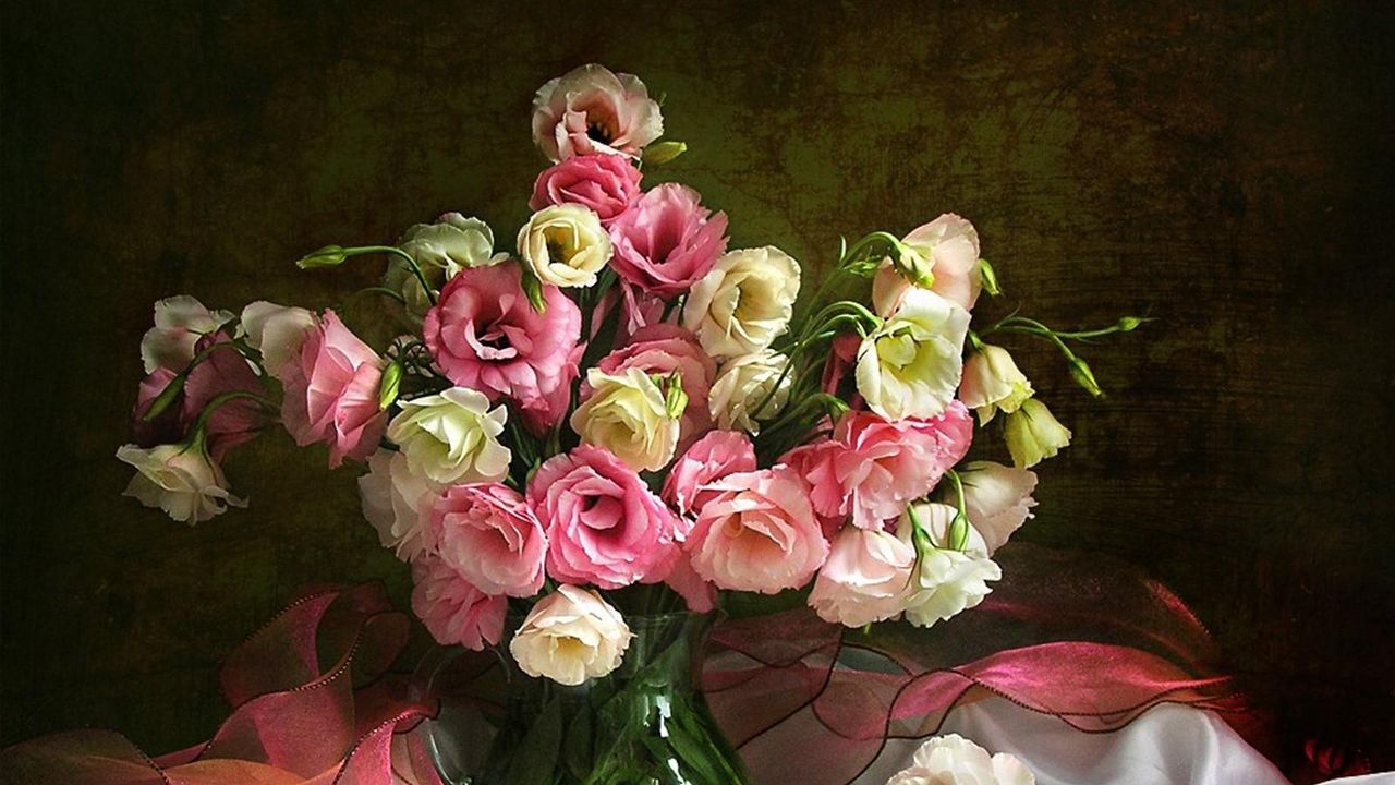 Wallpaper lisianthus russell, bouquet, vase, fabric, silk, tea pair