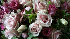 Preview wallpaper lisianthus russell, roses, flowers, bouquet, drop, freshness, leaves