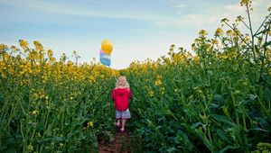 Preview wallpaper little girl, meadow, mood, balloons