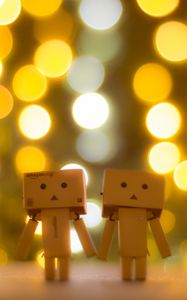 Preview wallpaper little men, robots, light, bokeh