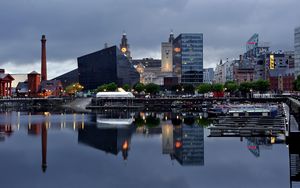Preview wallpaper liverpool, river, buildings, night, beach