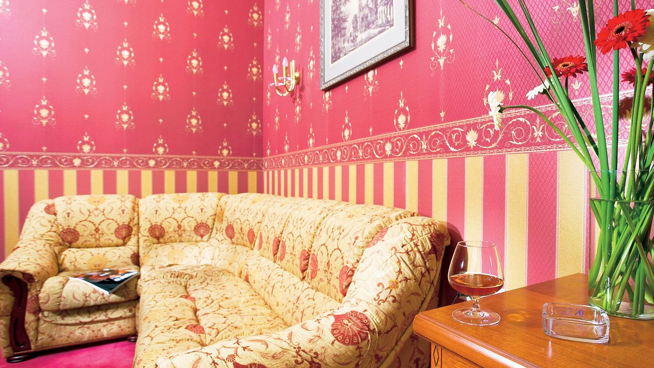 Wallpaper living room, sofa, wallpaper, lamps, retro