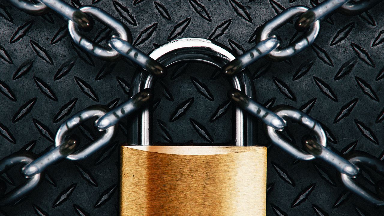 Wallpaper lock, chain, locked, metal