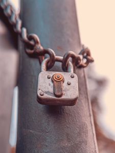 Preview wallpaper lock, chain, metal, rust