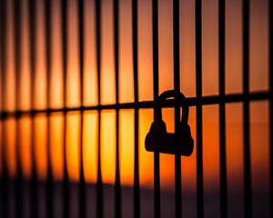 Preview wallpaper lock, fence, sunset, dark