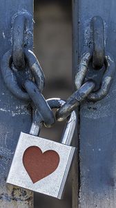 Preview wallpaper lock, heart, closed, chain