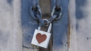 Preview wallpaper lock, heart, closed, chain