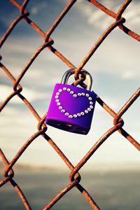 Preview wallpaper lock, heart, mesh, fence, rust