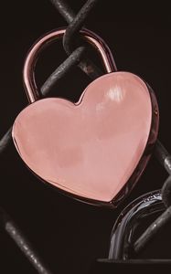 Preview wallpaper lock, heart, pink