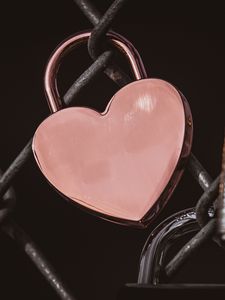 Preview wallpaper lock, heart, pink