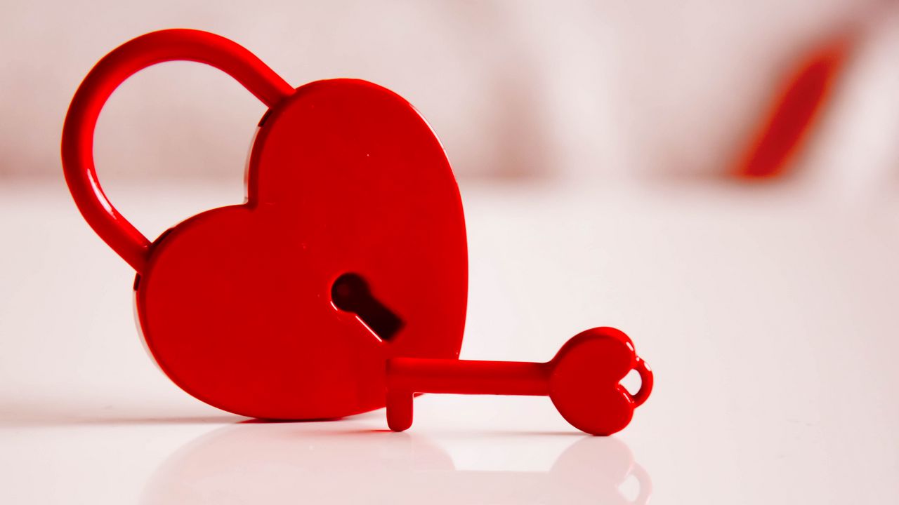 Wallpaper lock, key, heart, red, love