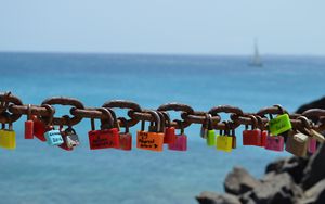 Preview wallpaper locks, chain, sea, sky