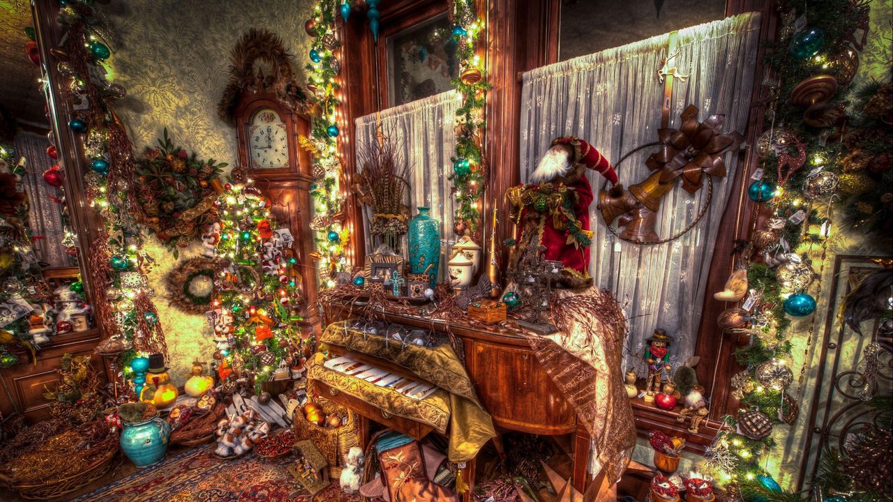 Wallpaper lodgings, christmas tree, clock, needles, ornaments, holiday, christmas, attributes