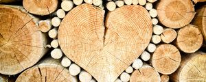 Preview wallpaper logs, heart, wood