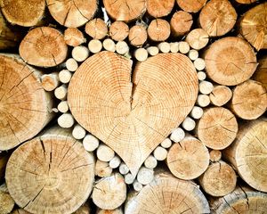 Preview wallpaper logs, heart, wood