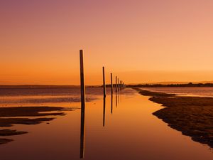 Preview wallpaper logs, water, reflection, horizon, twilight