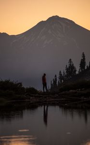 Preview wallpaper loneliness, alone, mountains, lake