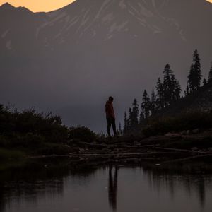 Preview wallpaper loneliness, alone, mountains, lake