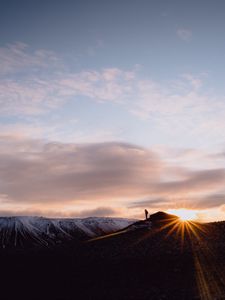 Preview wallpaper loneliness, alone, sun rays