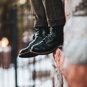 Preview wallpaper loneliness, lonely, legs, boots