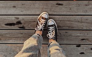 Preview wallpaper loneliness, sneakers, legs, wooden