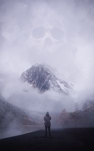 Preview wallpaper lonely, loneliness, fog, skull