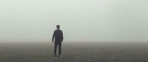 Preview wallpaper lonely, loneliness, fog, horizon