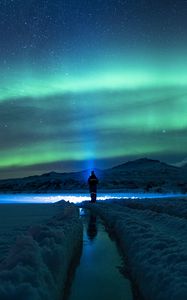 Preview wallpaper lonely, loneliness, northern lights, north