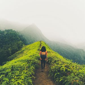 Preview wallpaper lonely, loneliness, path, mountains, fog