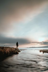 Preview wallpaper lonely, loneliness, photographer, river