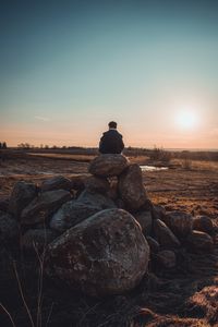 Preview wallpaper lonely, loneliness, rocks, horizon