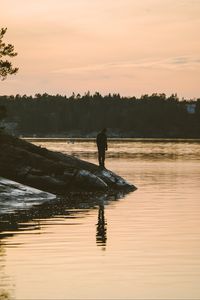 Preview wallpaper lonely, loneliness, shore, water