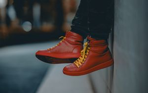 Preview wallpaper lonely, sneakers, red, legs, street