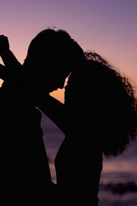 Preview wallpaper love, couple, silhouette, sunset, sea