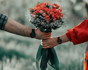 Preview wallpaper love, hands, bouquet, roses, flowers