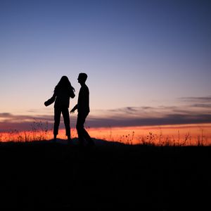 Preview wallpaper love, together, silhouette, dusk