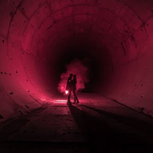 Preview wallpaper love, tunnel, silhouette, colored smoke, pink