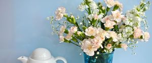 Preview wallpaper lucius, carnations, babys breath, bouquet, vase, porcelain