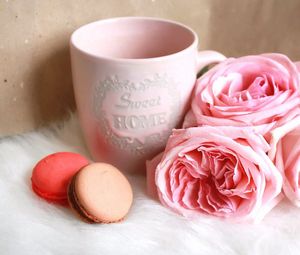 Preview wallpaper macaron, cookies, cup, roses