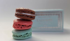 Preview wallpaper macaron, cookies, pastries, dessert