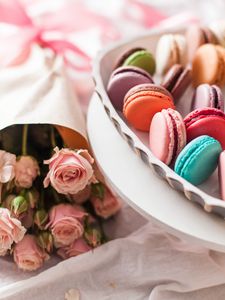 Preview wallpaper macaron, cookies, roses, dessert