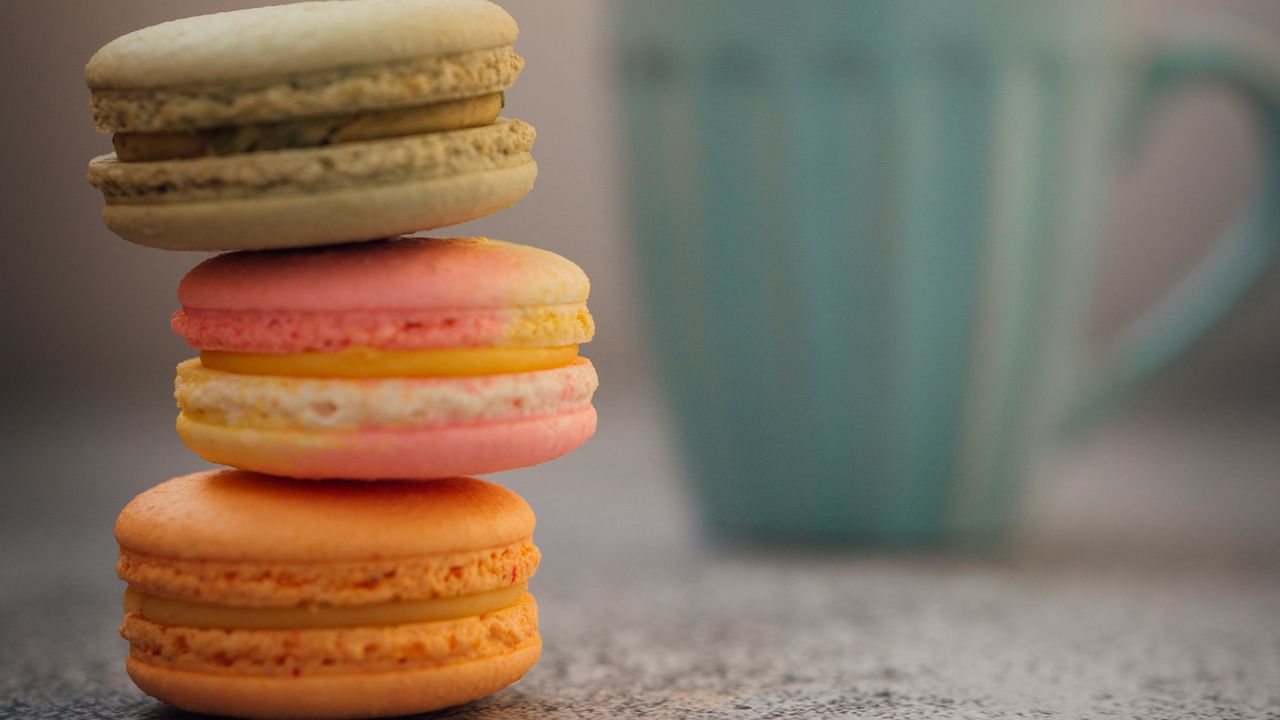 Wallpaper macarons, cookies, colorful, cup